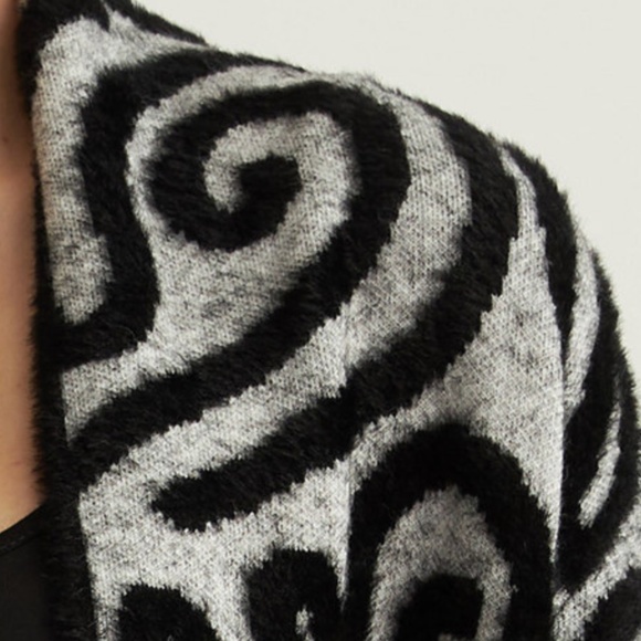Black and White Swirl Pattern Women Sweater - Picture 2 of 5